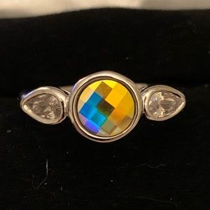 Costume jewelry iridescent ring - size 6